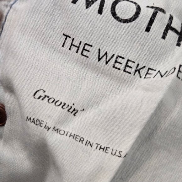 MOTHER Size 26 The Weekend Fray Hem Flare Jeans in Groovin Wash Women's - Picture 11 of 15